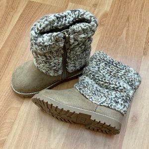 NEW — toddler boots size 5